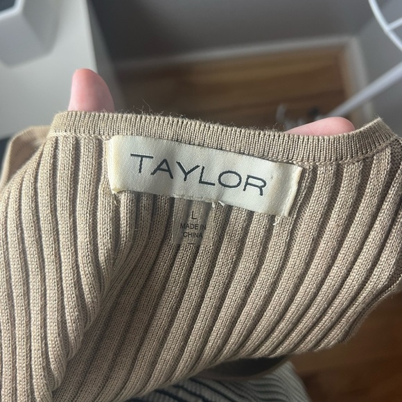 TAYLOR Knit Ribbed Pleated Sleeveless Sweater Dress Square Neck Taupe Size L - Picture 3 of 3